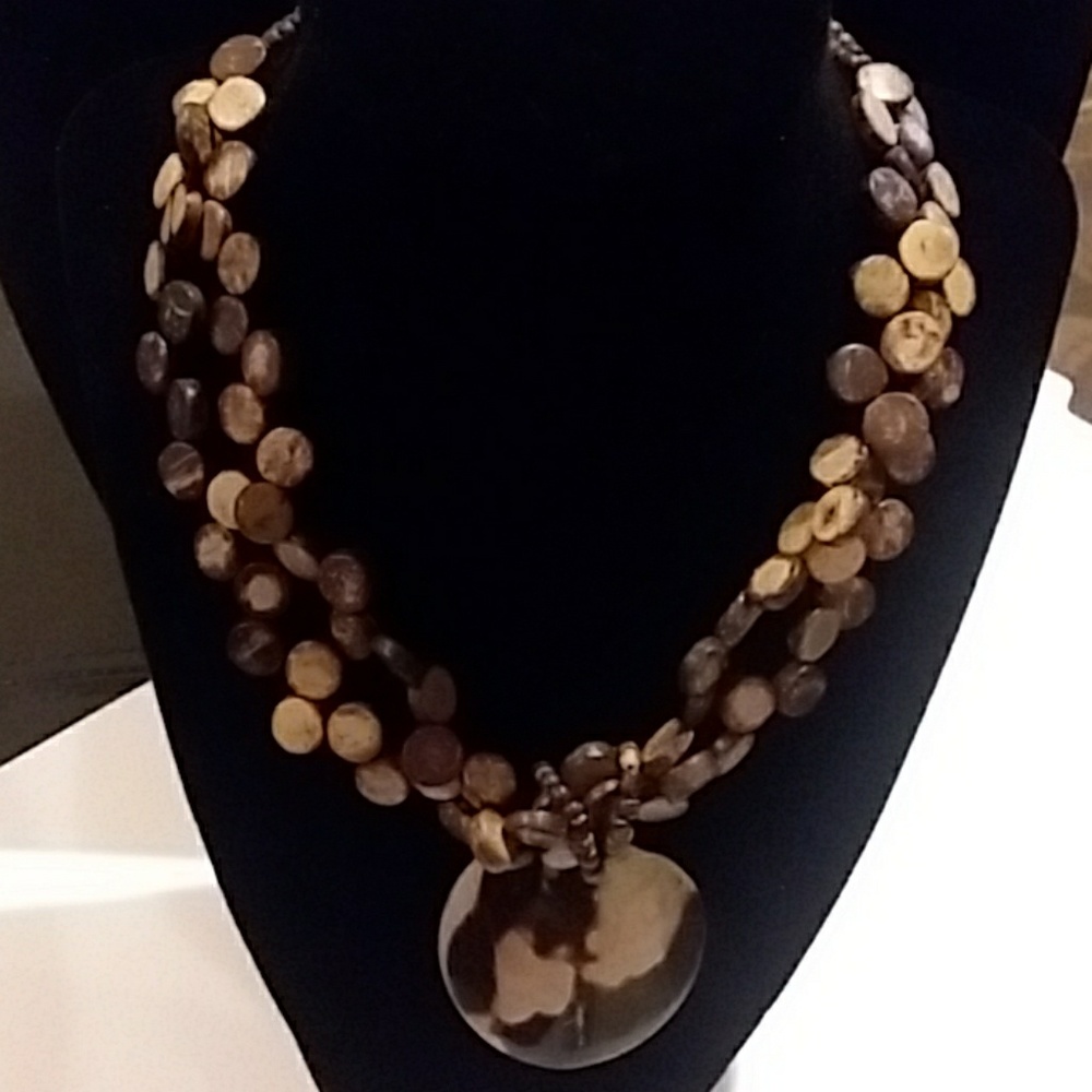 Necklaces - Picture 2 of 5